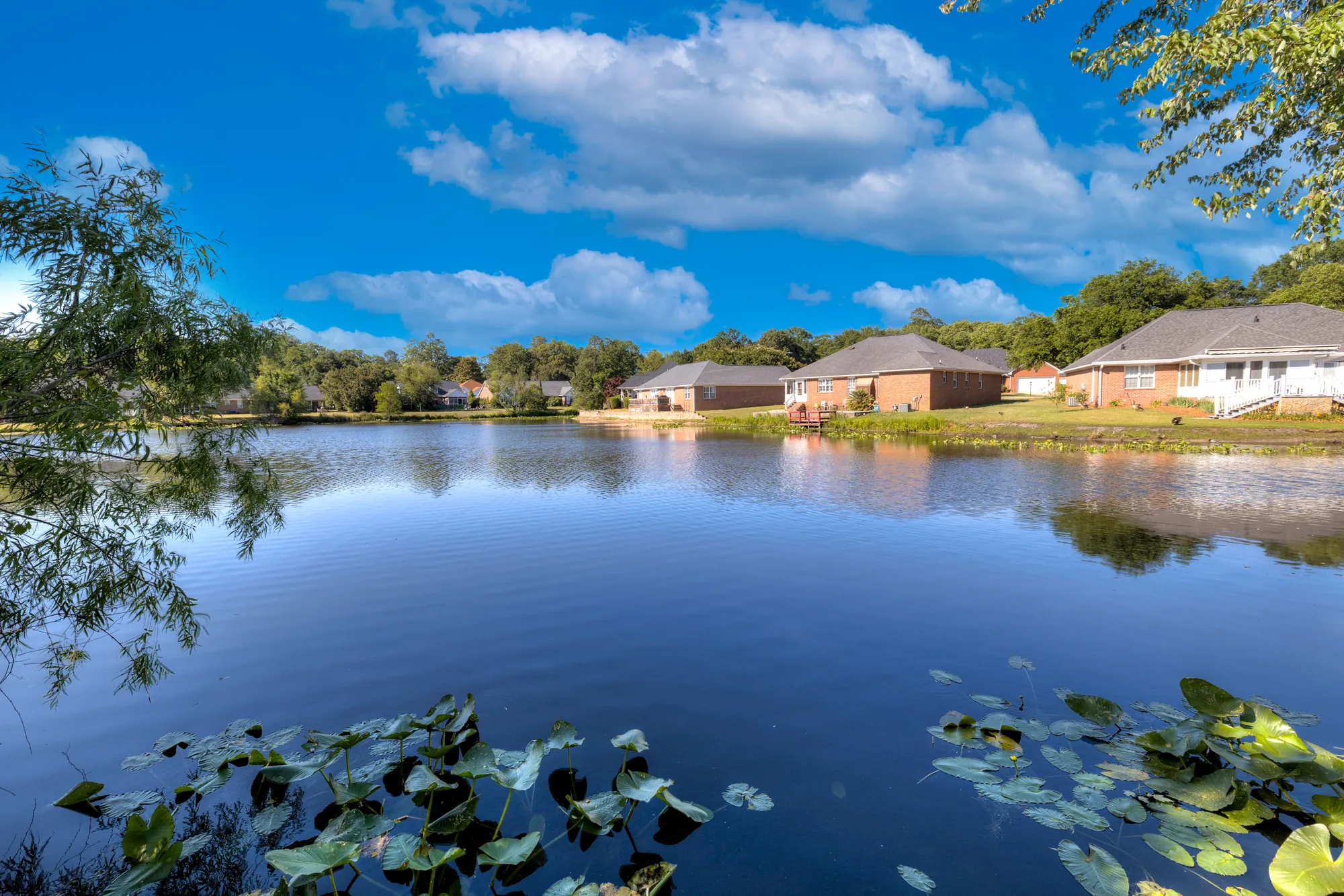 Cumberland East — community pond with waterfront homes