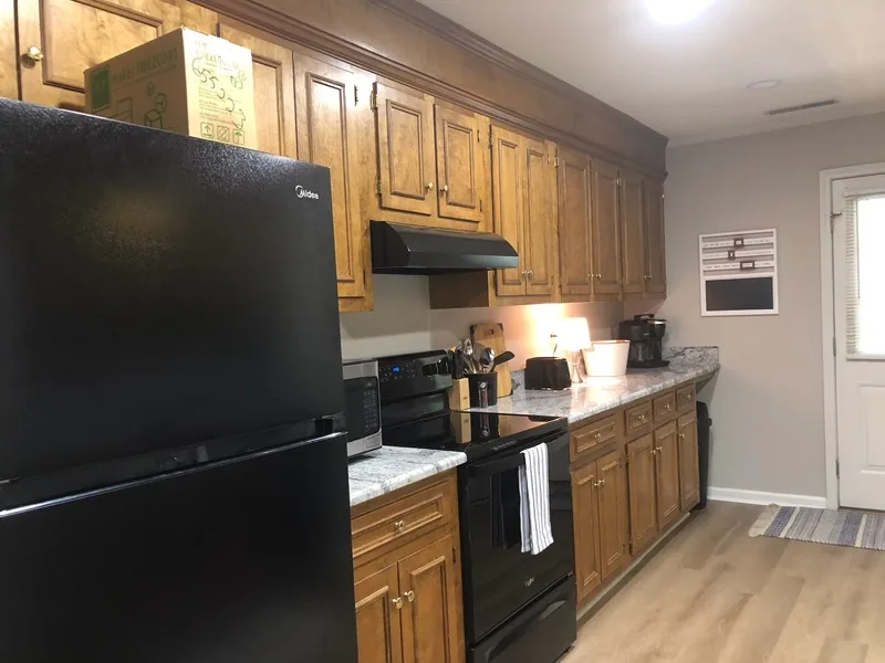 Cumberland West — kitchen with full-size appliances
