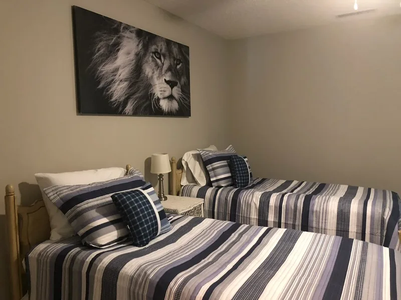 Cumberland West — second bedroom with two twin beds