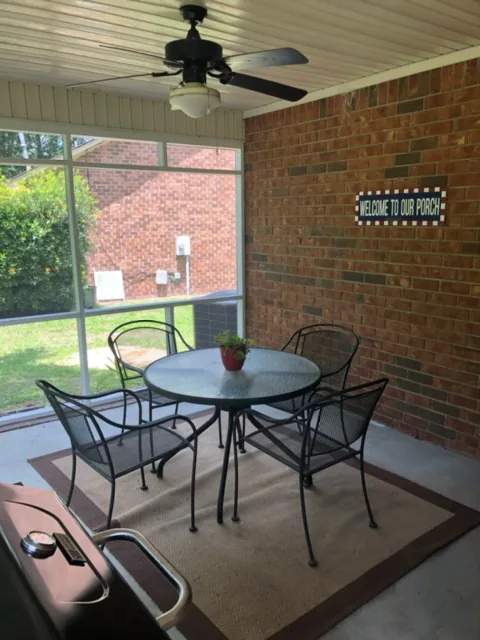 Cumberland West — screened back porch with seating